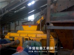 花香中的四輥破碎機(jī)發(fā)貨，顯得格外好看